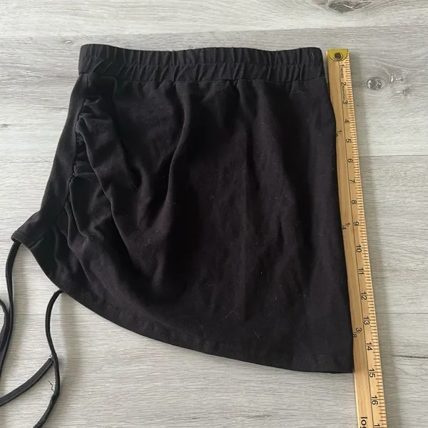 Cider Solid Ruched Mini Skirt With Strap Black S NWT - Image 13
