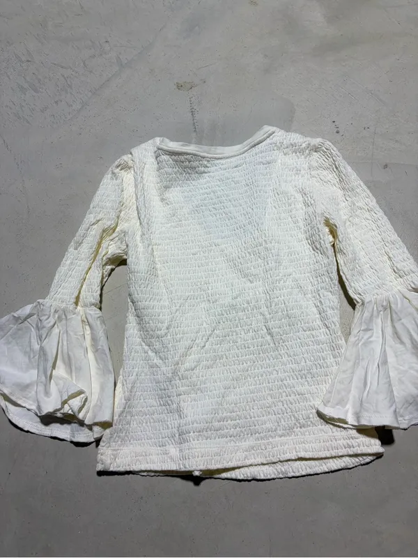 Anthropologie cream Bell Sleeve Scoop Neck Top small - Image 8