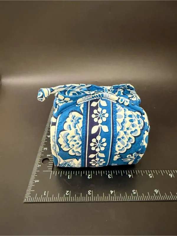 VERA BRADLEY Blue Lagoon Quilted Floral All Wrapped Up Jewelry Cosmetic Bag - Image 12