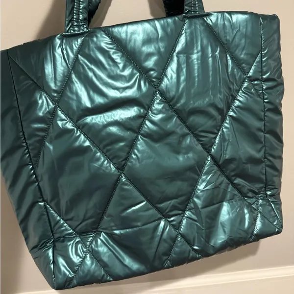 NWT! Victoria's Secret Green Silver Quilted Tote Bag - Image 8