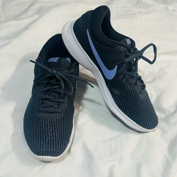Nike Revolution Women's 9.5 Sneakers Tennis‎ Shoes Sport Athleisure Workout Yoga - Image 2