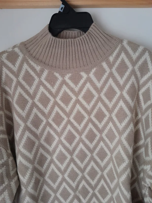 Vince Camuto Oxford Tan Diamond Turtleneck Sweater - Image 5