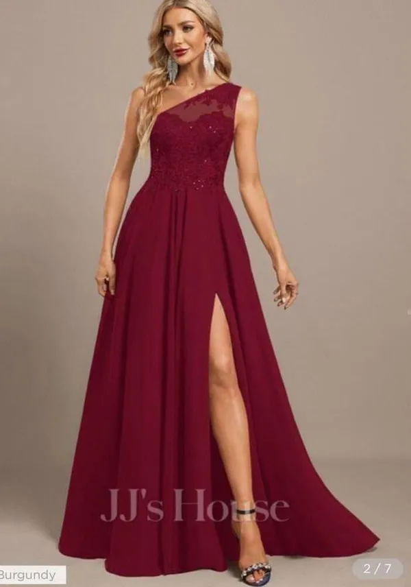 Size 0 pageant/prom/evening/bridesmade dress. Wore 1 time.Comes with garment bag - Image 2