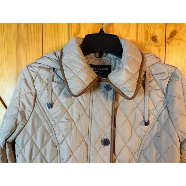 London Fog hooded quilted Jacket khaki size small (6617) - Image 3
