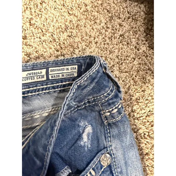 Miss Me JW5824P Cuffed Capri Jeans Light Wash Distressed Blue Denim Size 33 - Image 3