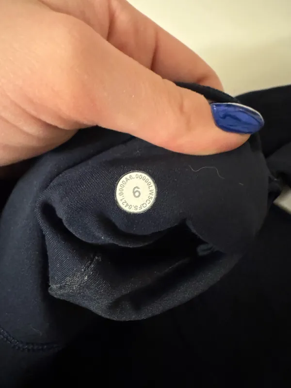 Navy Blue Lululemon Align pocket leggings 25” - Image 4