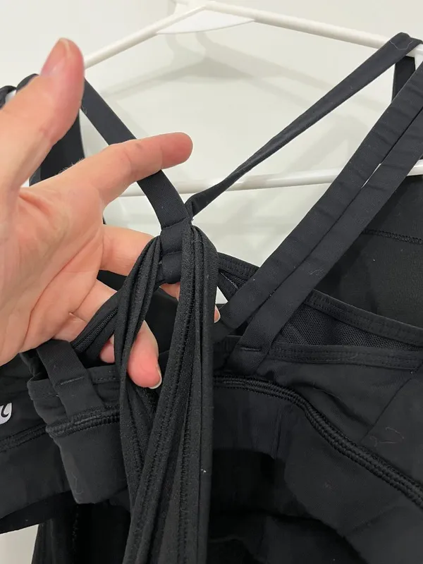 Lululemon Size 6 Black Nouveau Limits Built-In Shelf Bra Layered Tank Top - Image 6