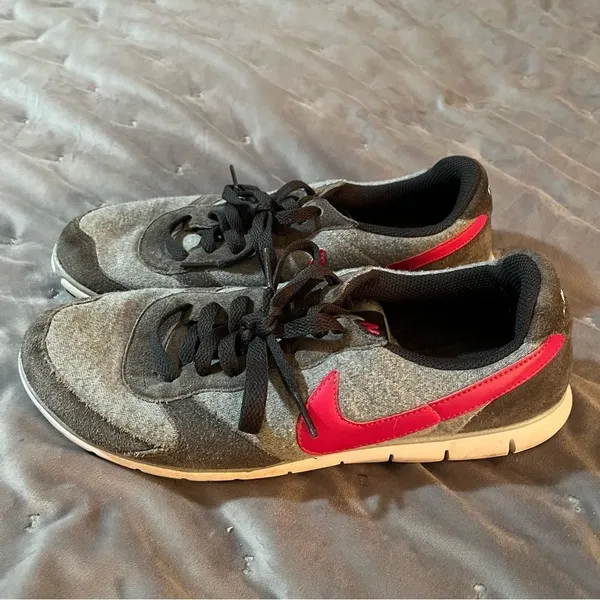 NIKE Eclipse Women's Sneakers Gray Nubuck Lace Up Lightweight Pink Trim 8.5 - Image 2
