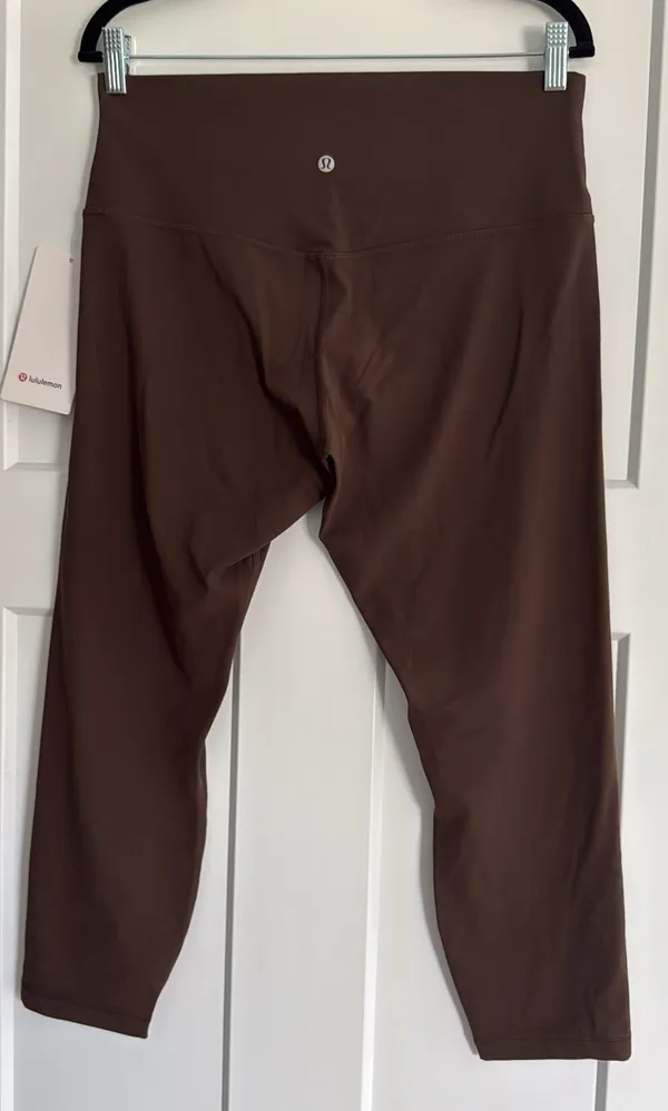Lululemon Size 12 Align HR 23” Crop Leggings - Image 3