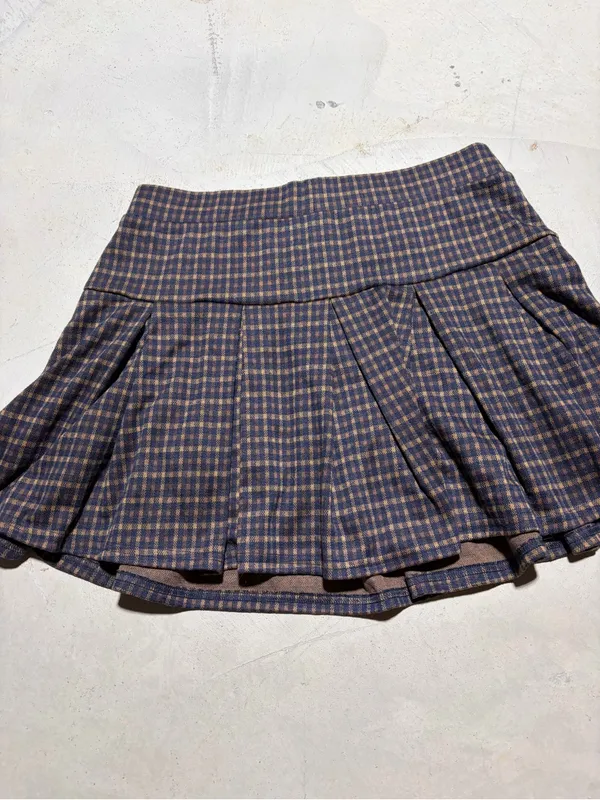 American Eagle Plaid Pleated Mini skort medium - Image 7