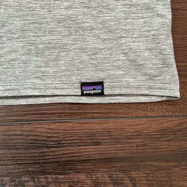 Patagonia Capilene Daily V-Neck Shirt Grey Heathered Baselayer Small Hiking Tee - Image 2