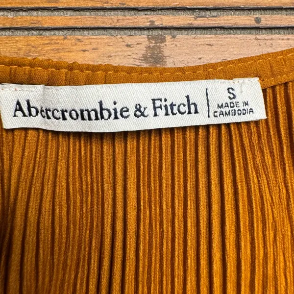 Abercrombie & Fitch Mustard Yellow Plisse Pleated Peplum‎ Top V-Neck Small - Image 3