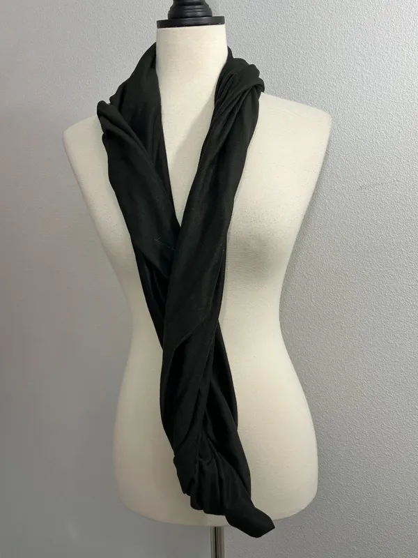 Beyond Yoga One Size Black Infinity Scarf / Shawl with Zipper Pocket - Image 4