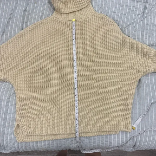 Abercrombie & Fitch Cream Turtle Neck‎ Sweater Medium - Image 6