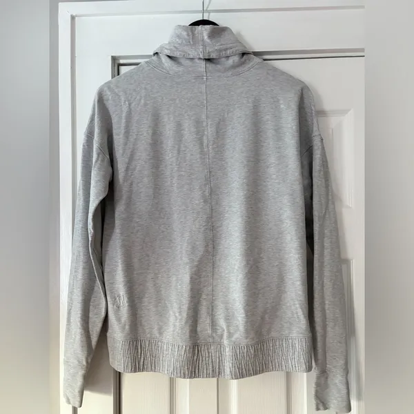 Lululemon Gray Turtleneck Sweatshirt With Kangaroo‎ Pocket Size 6 EUC - Image 2
