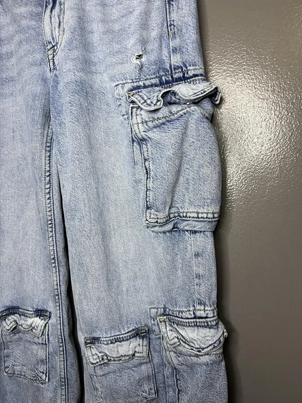 Aeropostale Cargo Jeans Womens XS Light Wash Blue Low Rise Straight Ruffle Denim - Image 5