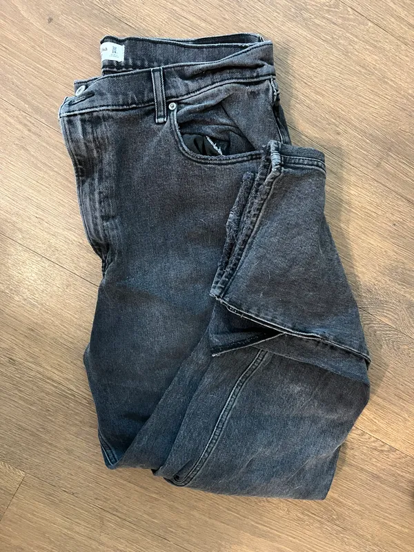 Abercrombie Jeans Ultra High Rise 90s Slim Straight Jean - Image 2