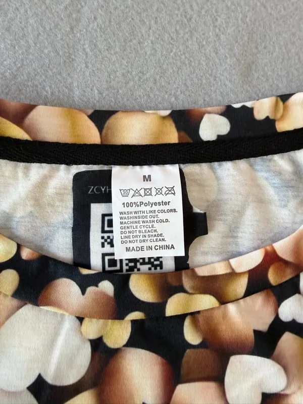 Women's 3/4 Sleeve Black and Heart Theme Top Size M #260834 - Image 3