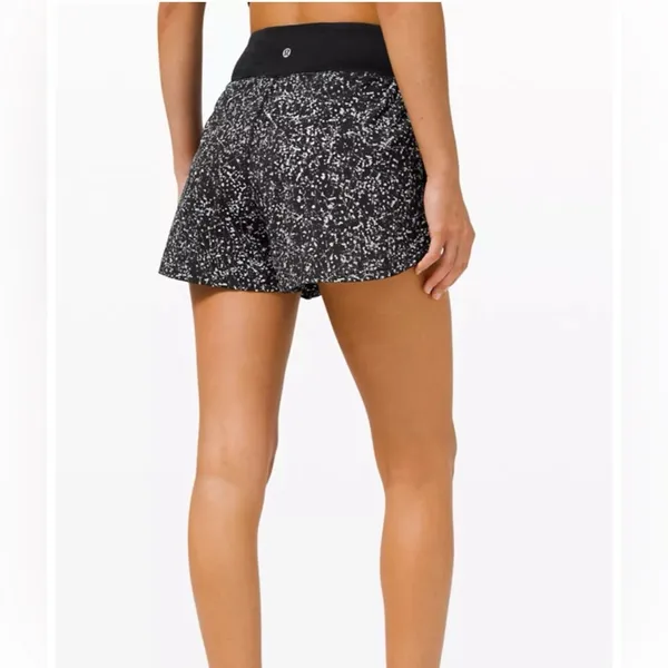 Lululemon Find Your Pace Short 3” - Crinkle Dust Reflective Alpine White 6 - Image 3