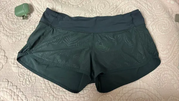 Lululemon Shorts Speed 2.5" - Image 2