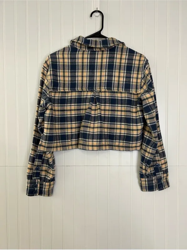 American Eagle Outfitters Cropped Plaid Shacket Size Small - Image 4