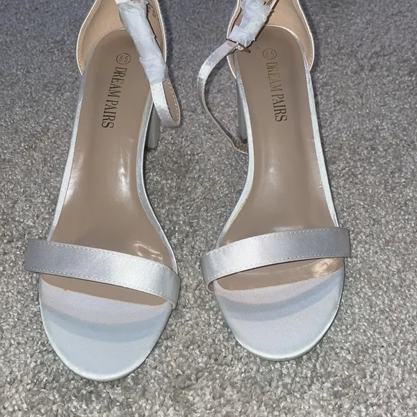 Dream Paris white satin shoes block heels 8.5 - Image 9