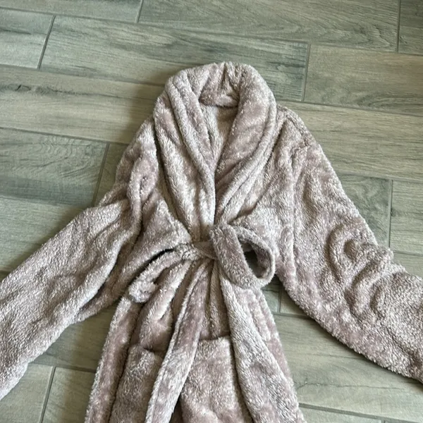 Pavilia fluffy robe Size undefined - Image 2