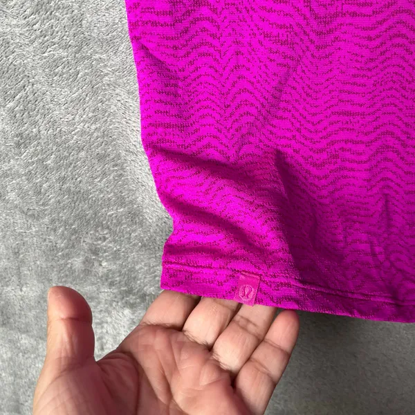 Lululemon Train to Be Seamless Short‎ Sleeve T-Shirt Ripple Wave Purple Size 6 - Image 2
