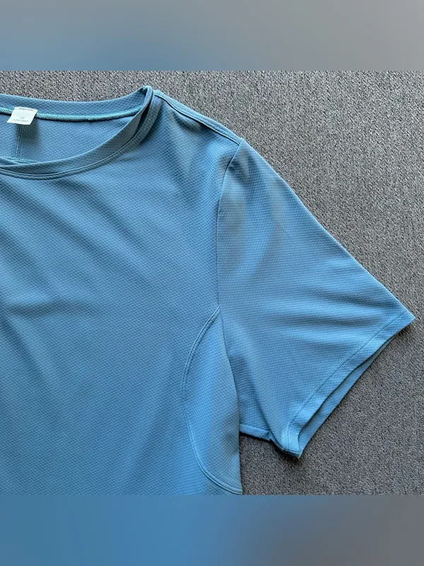 Lululemon Athletic Fit Workout Short Sleeve Shirt Size 10 - Image 6