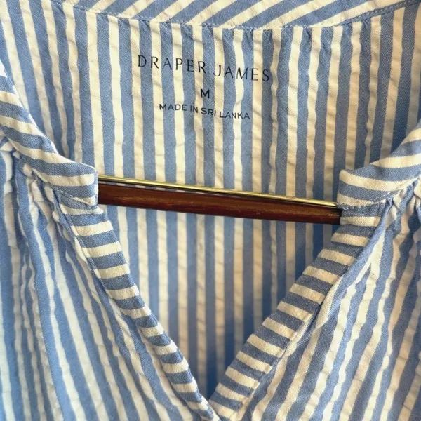 Draper James Women's Seersucker Short Sleeve Top Size‎ Medium - Image 4
