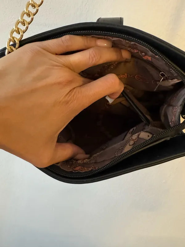 Black and Gold textured Shoulder Bag - Image 6