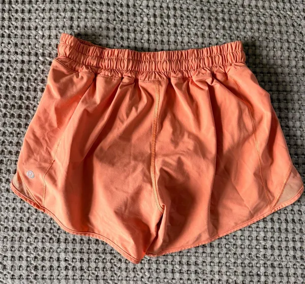 Lululemon Hotty Hot Shorts Tall 4" Low-Rise - Image 2