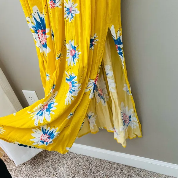 Charming Charlie Floral Print Maxi Dress Yellow Sz Medium - Image 10