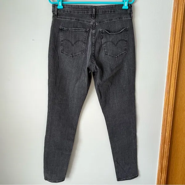 Levi Strauss 721 High Rise Skinny Jean in Faded Black Size 31 - Image 2