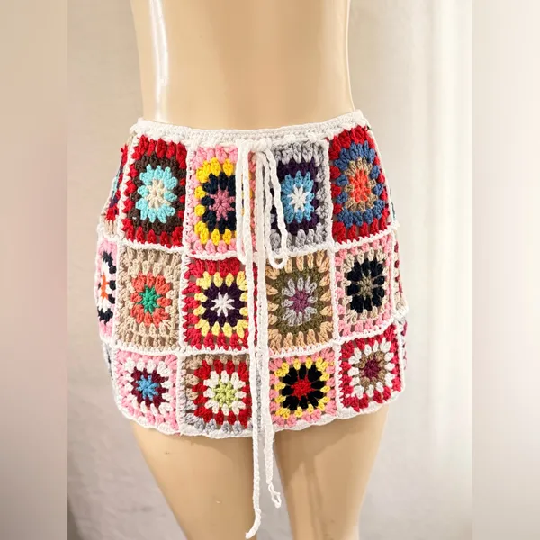 Crochet Patchwork Mini Skirt - Multicolor size XS to small lined - Image 5