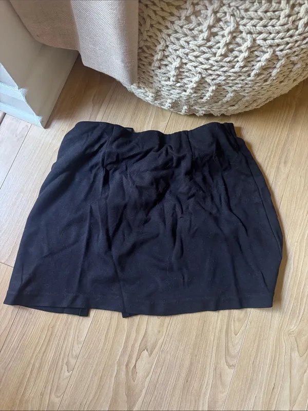 H&M Black Mini Skirt - Image 3