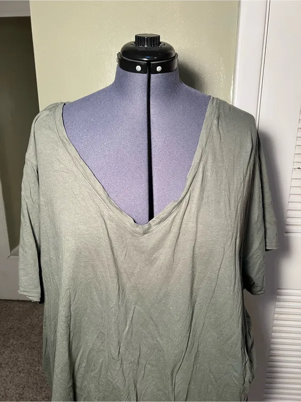 Ava & Viv Women’s Plus Sz 4X V-Neck T-Shirt Olive Green Short Sleeve 100% Cotton - Image 3