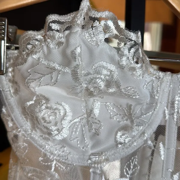 SHEIN White Lace Floral Corset Bustier Strapless Top Size Small Sheer Boned - Image 10