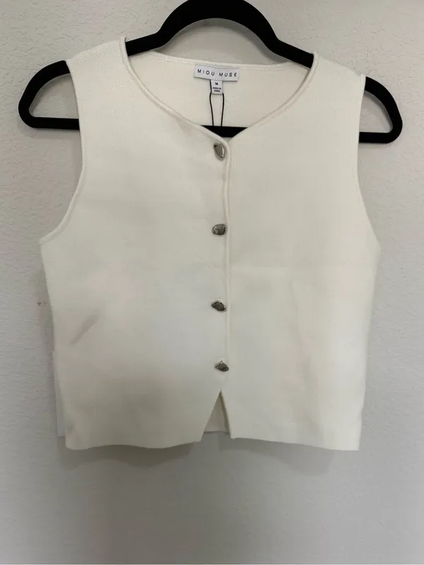 MIOU MUSE J'adore Sculpted Metal Button Knit Vest Top Soft White Size M Medium - Image 3