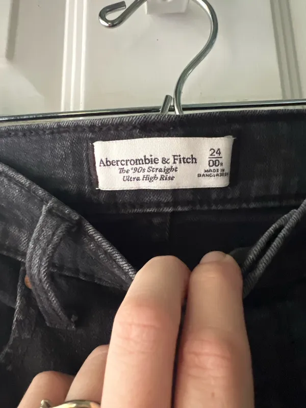 Abercrombie and Fitch 90s straight ultra high rise jeans black size 24 - Image 4