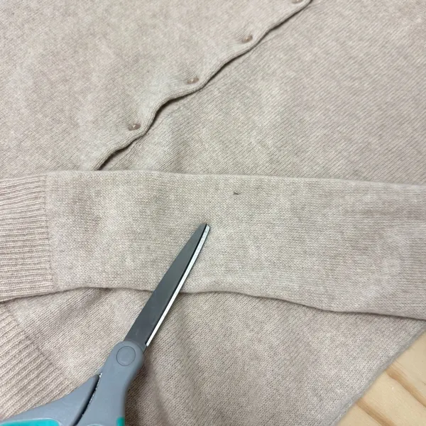 Cuyana Single-Origin‎ Cashmere Minimalist Button Cardigan Sweater Medium Beige - Image 11
