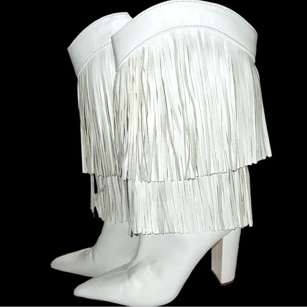 White super cute urban cowgirl style double fringed heeled boots! - Image 3