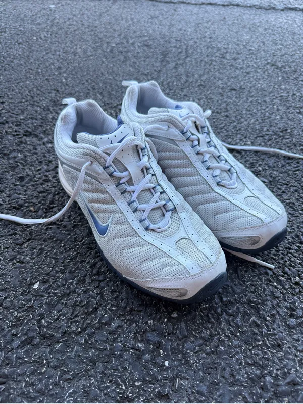 Nike Air Max Torch 4 Women’s Running Shoes White Blue Size 9 - Image 2