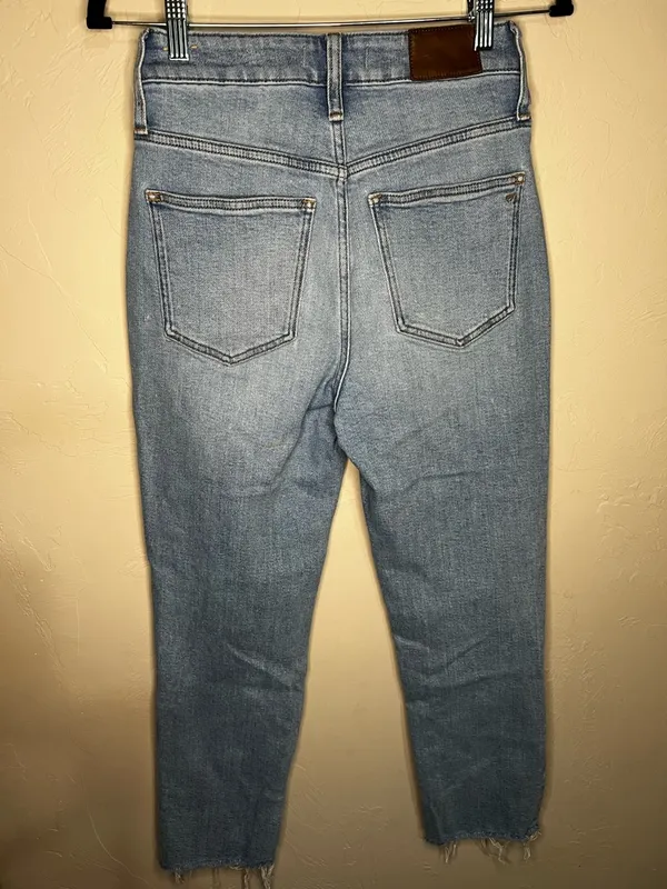 Madewell The Curvy Vintage Crop‎ Jean Distressed Raw Hem High Rise Denim Jeans - Image 7