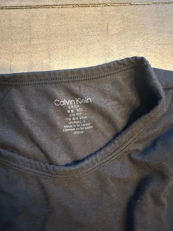 Calvin Klein jogger pants and crop top set - Image 2