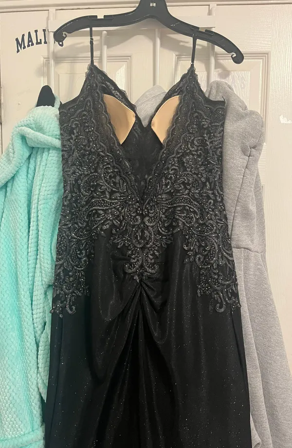 Black bicici & coty PROM DRESS - Image 4