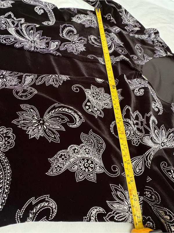 Notations Petite PXL Black Velvet Silver Paisley Floral Shimmer Cardigan - Image 6