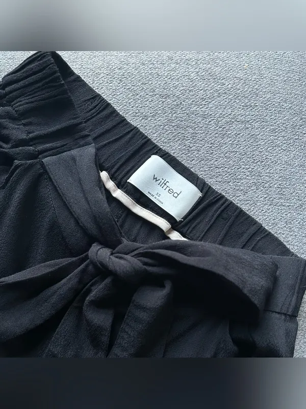 Aritzia Wilfred Black Wide Leg Cropped Pants XS - Image 2