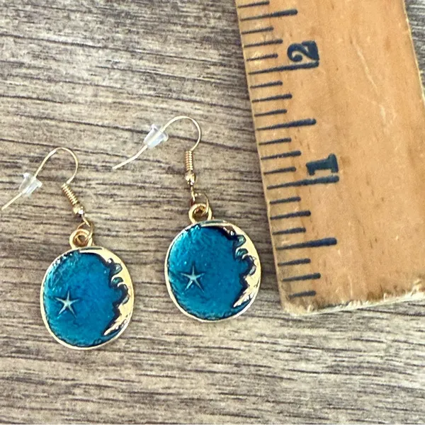 Dangling Earrings Gold Tone Celestial Blue Space - Image 5