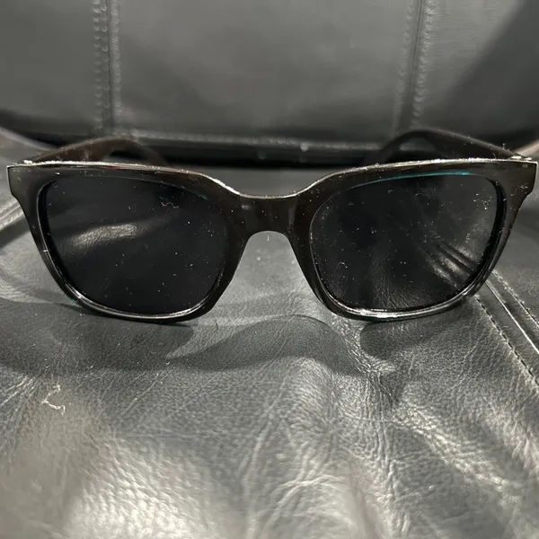 Stylish Black Sunglasses - Image 5